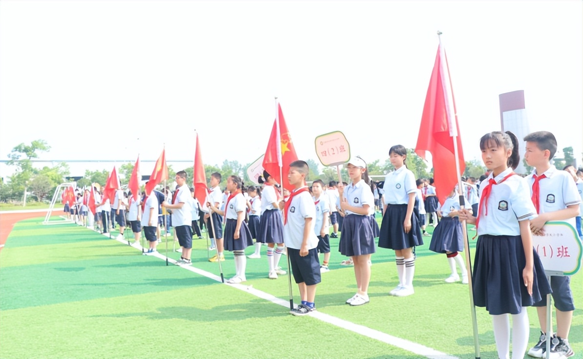 各学校少先队入队仪式,五路小学少先队员入队仪式