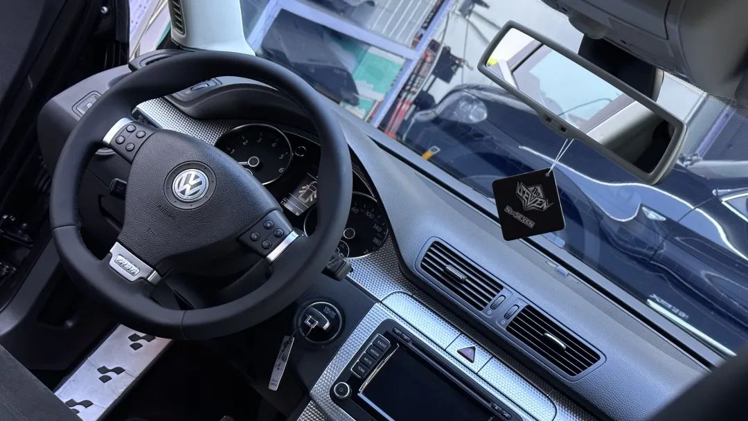 r36翻新改造全过程,大众r36这么老的车怎么还卖这么贵