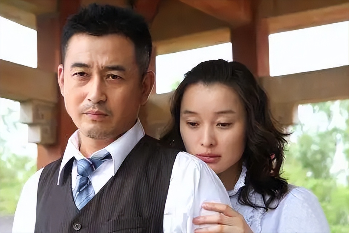 “白玉兰奖”吴越:给中风父亲安装家庭电梯,她的单身是父亲的痛