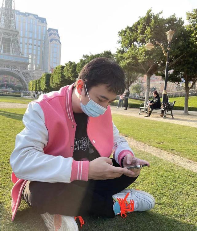 王思聪名表,王思聪网红逛街被偶遇