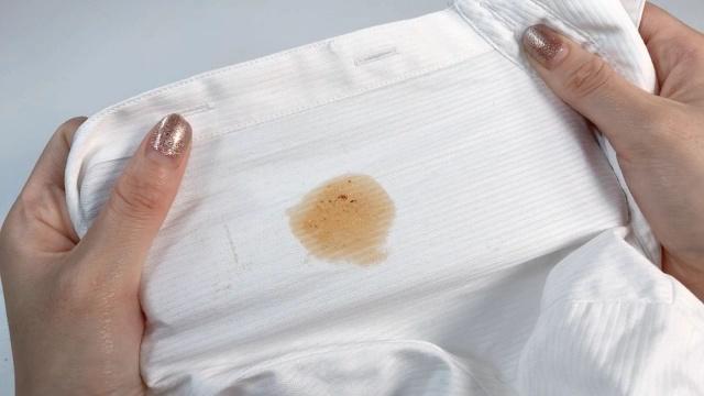 清洗衣物油渍好用吗,陈年衣物油渍太久怎样清洗