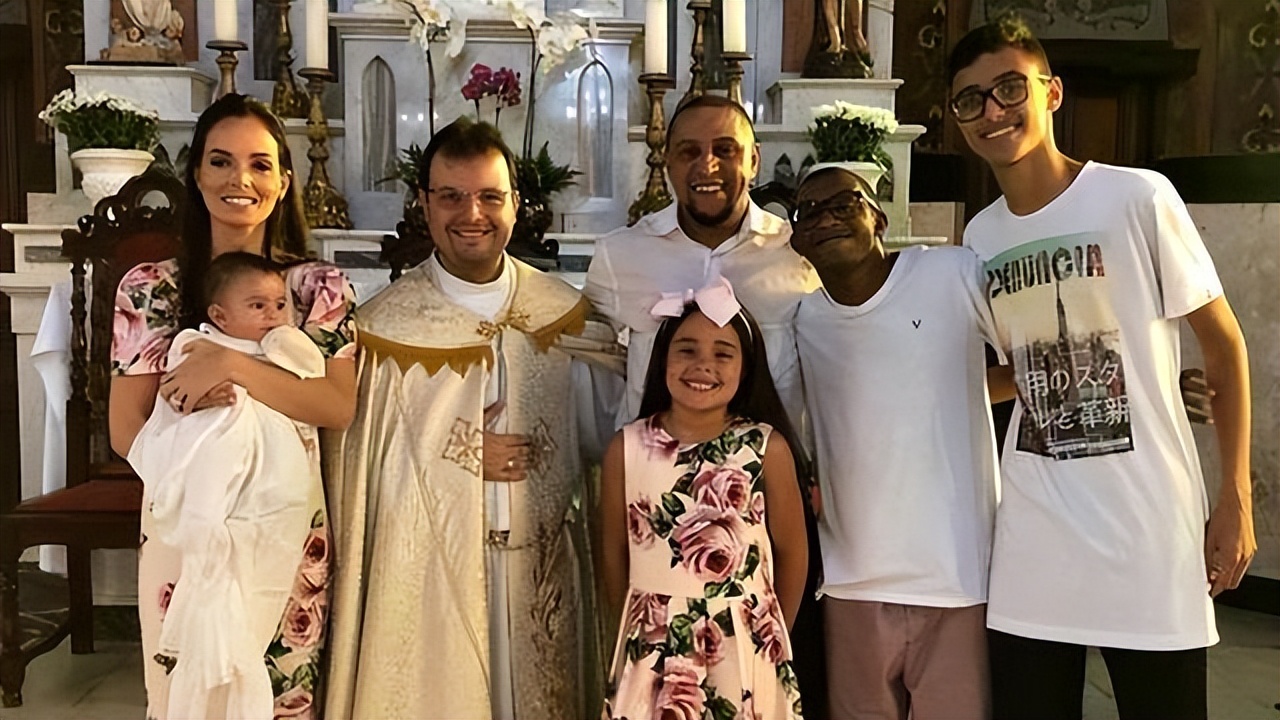 卡洛斯是从几几年开始发福的,卡洛斯身体发福