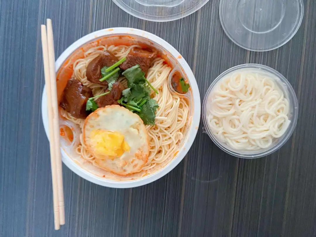 这届打工人,费尽心思“薅”午餐羊毛