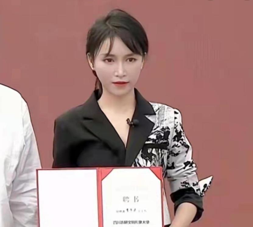 李子柒停更一年，外网视频*放播**还能产生广告收益，高达78万元每月