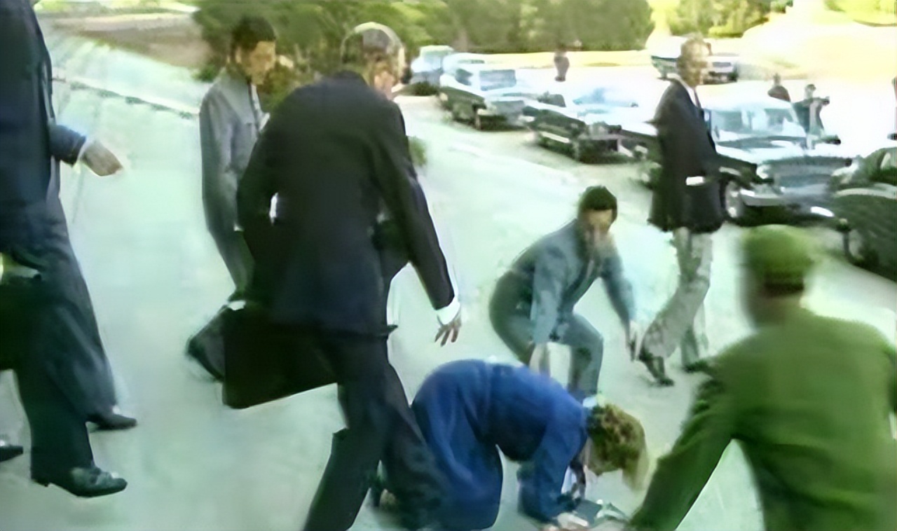 1997香港回归第一批驻港舰艇,英军航母护卫舰南海