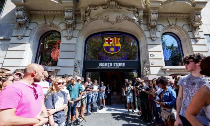 巴萨皇马工资对比,巴萨增加营收到10亿欧元