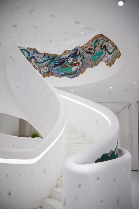 “疯狂大胆”的美克家居洞学馆如何颠覆传统家具店想象？