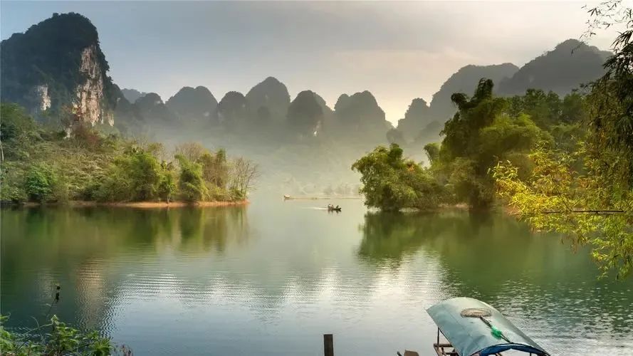 四年级下册的我的自画像作文范文,我的自画像作文四年级优秀范文