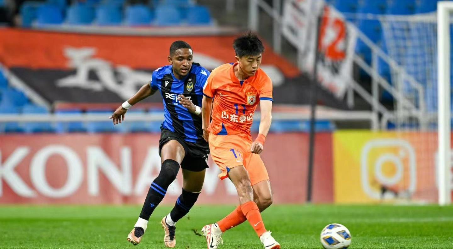 王大雷比赛时腰伤,王大雷今日表现