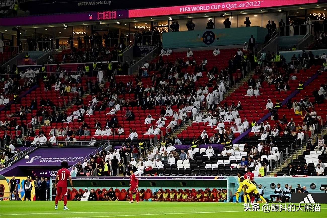 卡塔尔日本人捡垃圾,卡塔尔日本球迷清理垃圾
