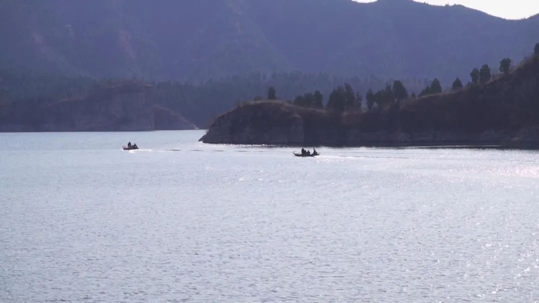 闃滃钩涓夊博瀵ㄥ啲鏃ュ皬姹熷崡,鍐棩灏忔睙鍗楅槣骞充笁宀╁