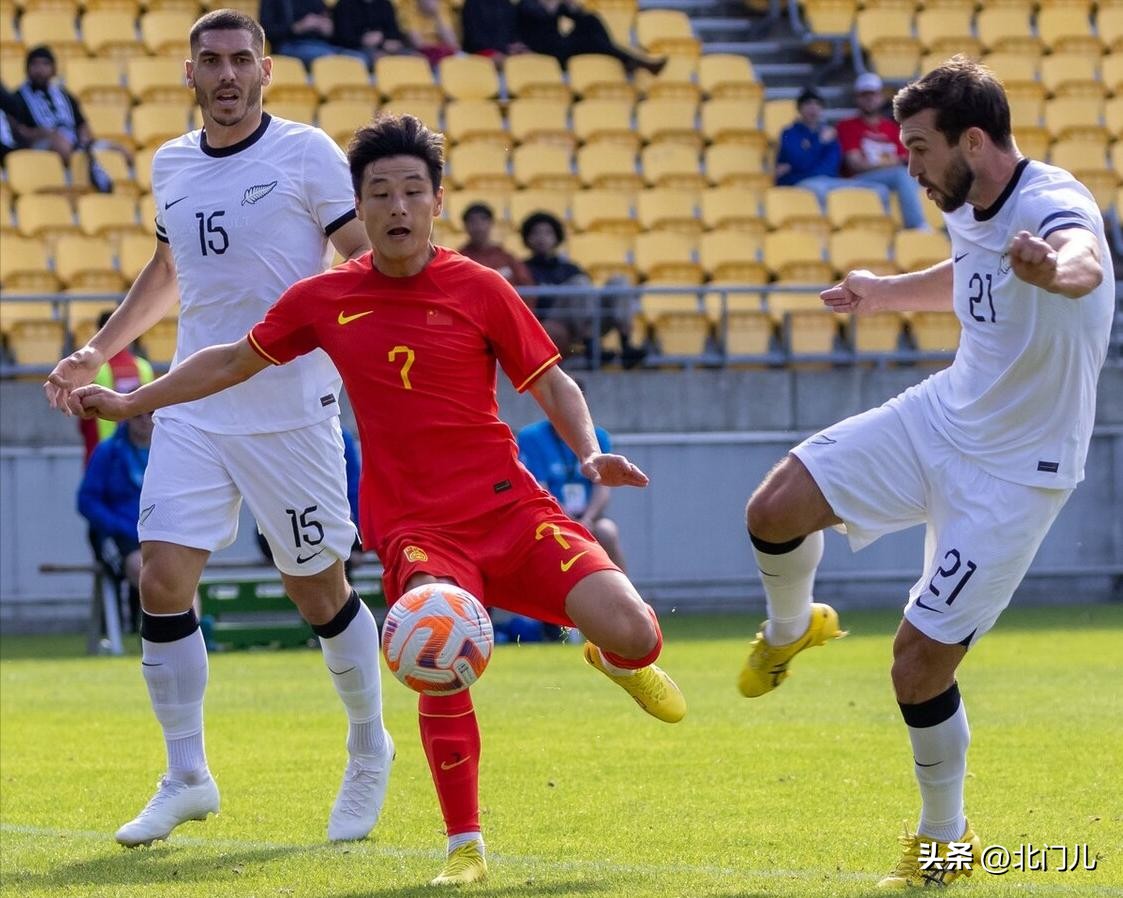 官宣：中国男足32岁核心遭弃用，中超9队+海港7人第1，张稀哲落选