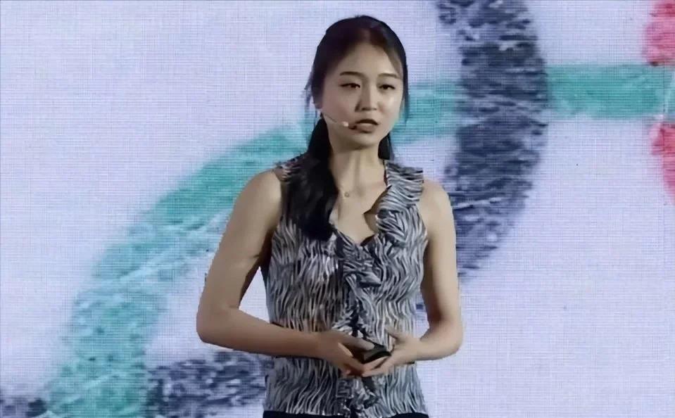 退还美籍，不惧美威逼利诱毅然回国，全美冠军：我只为中国而战