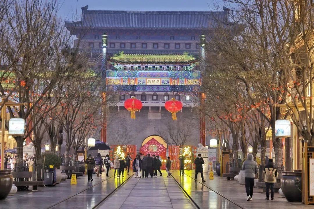 东城因你而美｜从凌晨到日暮，“亮”出年味儿的背后……