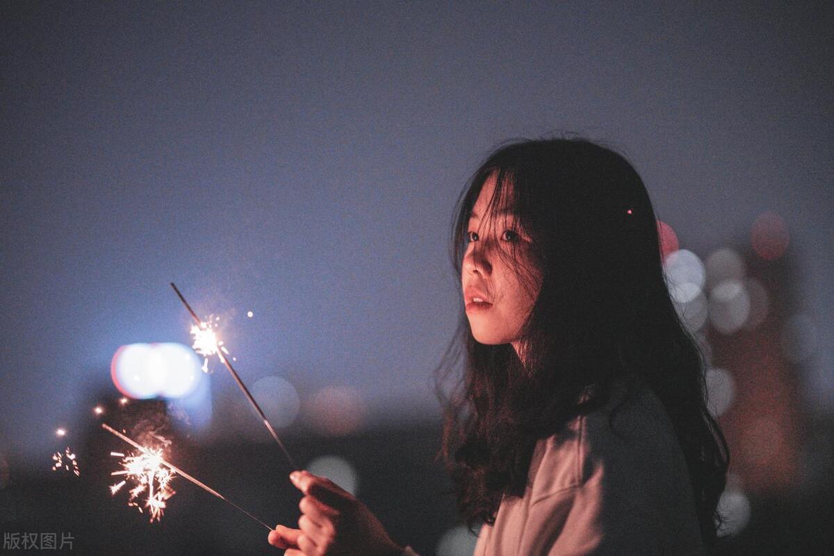 在深夜里反复听的一首歌,让人沉默的几首歌