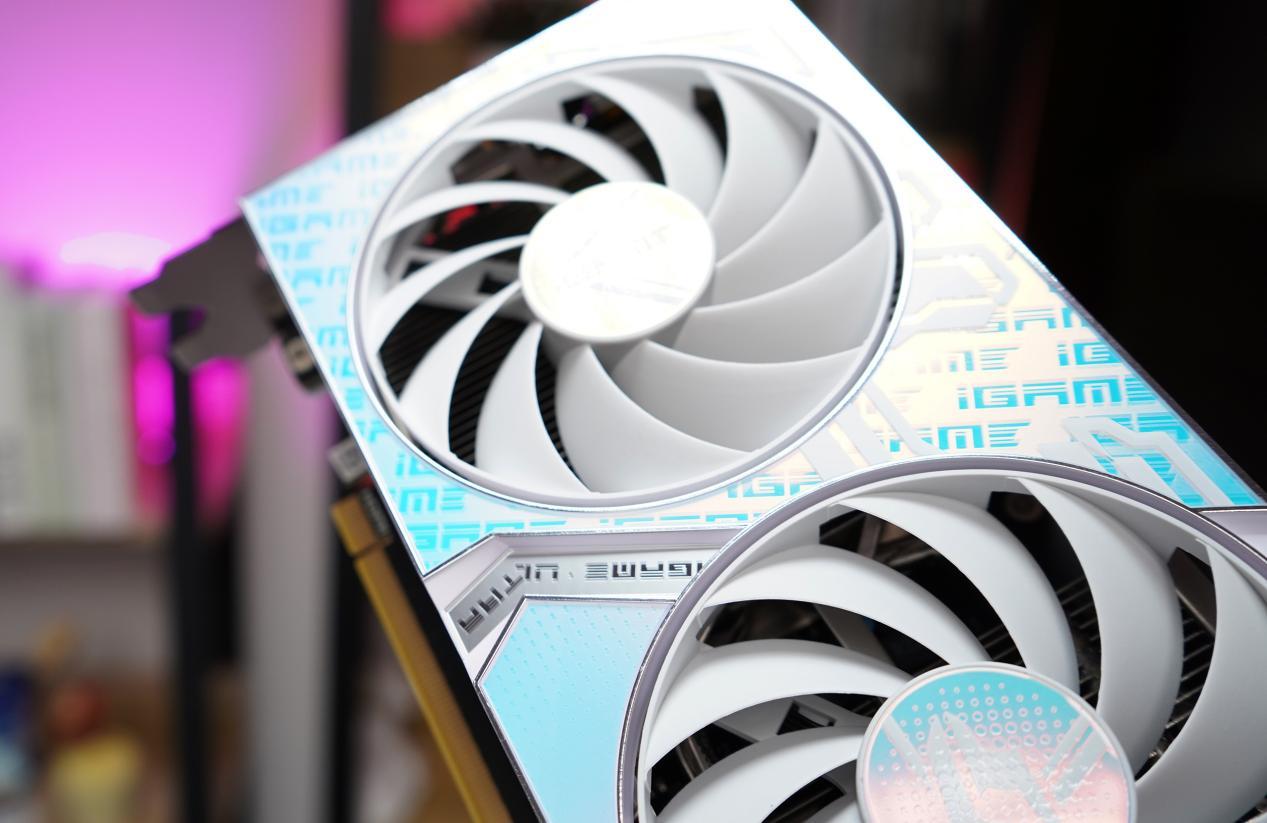 最美RTX4060显卡评测：超低功耗，DLSS3加持，畅玩1080P光追大作