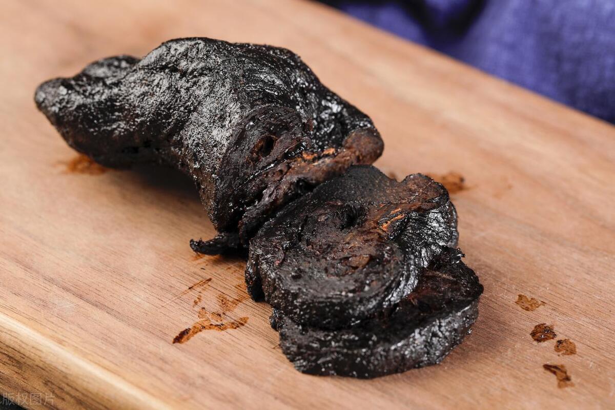 黄精中医食疗吃法,一味中药黄精泡水喝补气血养五脏