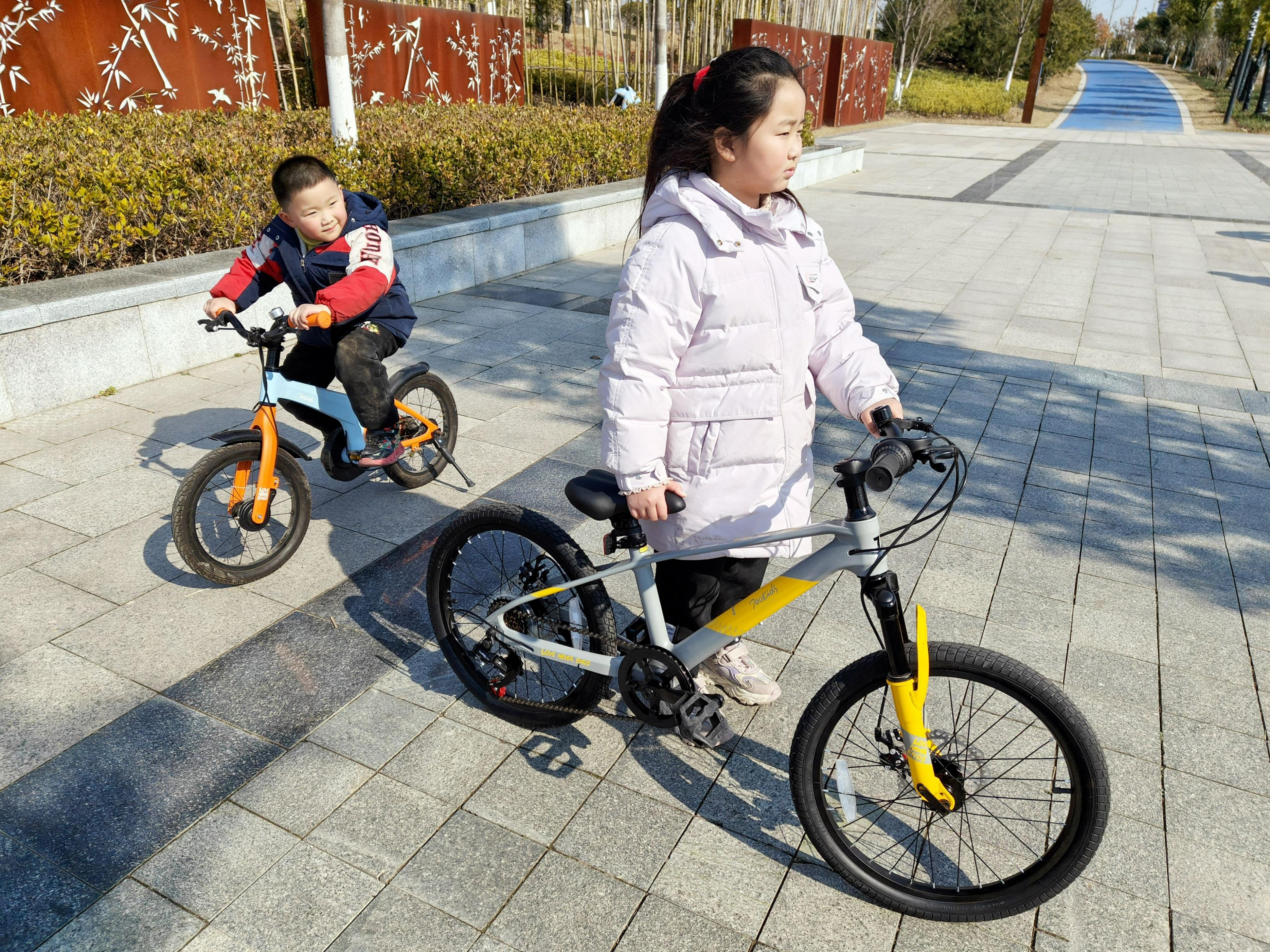 怎么样挑选一款适合儿童的自行车,儿童自行车选山地好还是选变速好