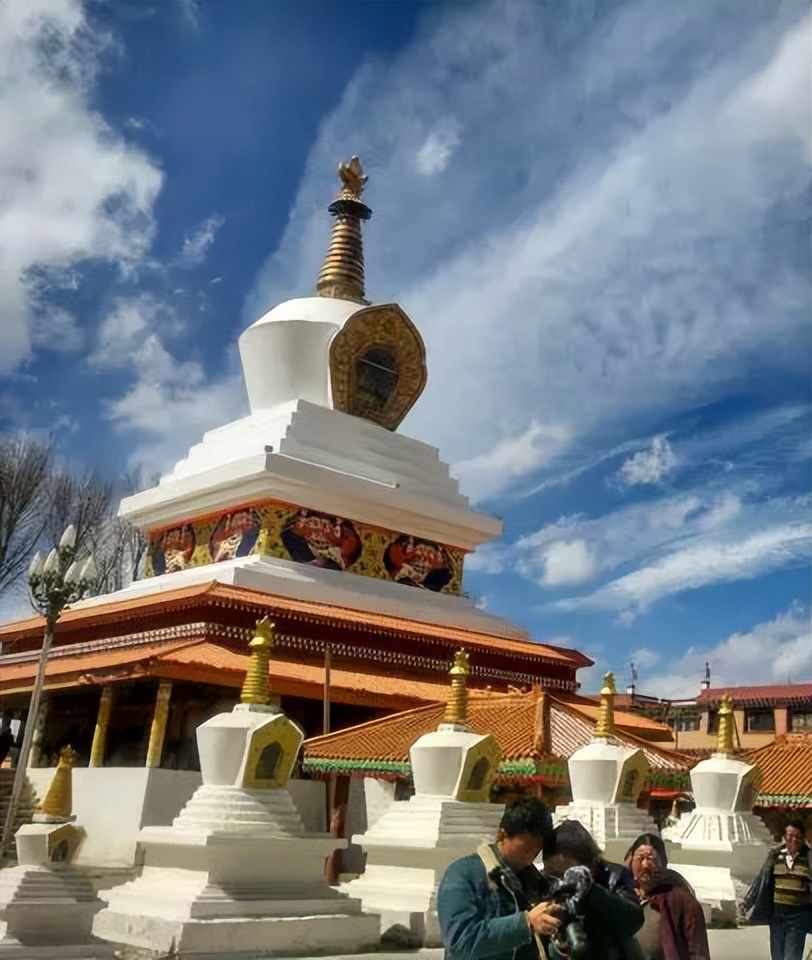 到达世界最美之城理塘,日光之城理塘