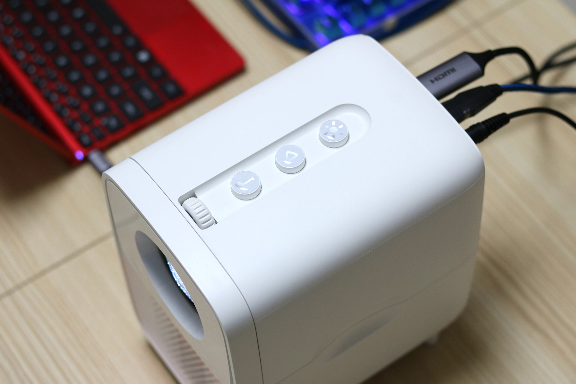 哪款4k投影仪性价比最高,一千块以下的投影机