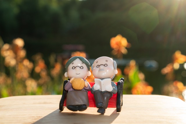 我花自己的钱买衣服不可以吗,我花自己的钱父母管得着吗