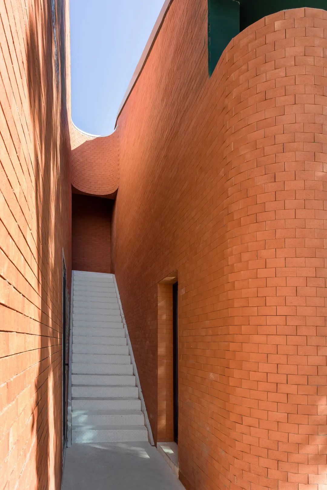 打造静谧而又生机盎然的梦幻“花”园｜只和花花艺工作室“只园”