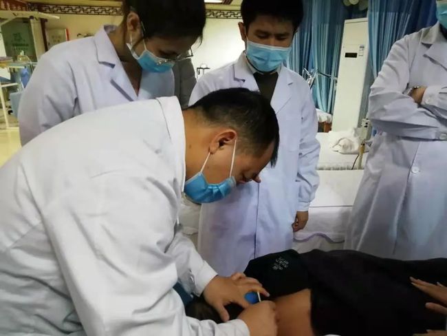 走进中医|运用中医岐黄针对中风后下肢痉挛症状的治疗