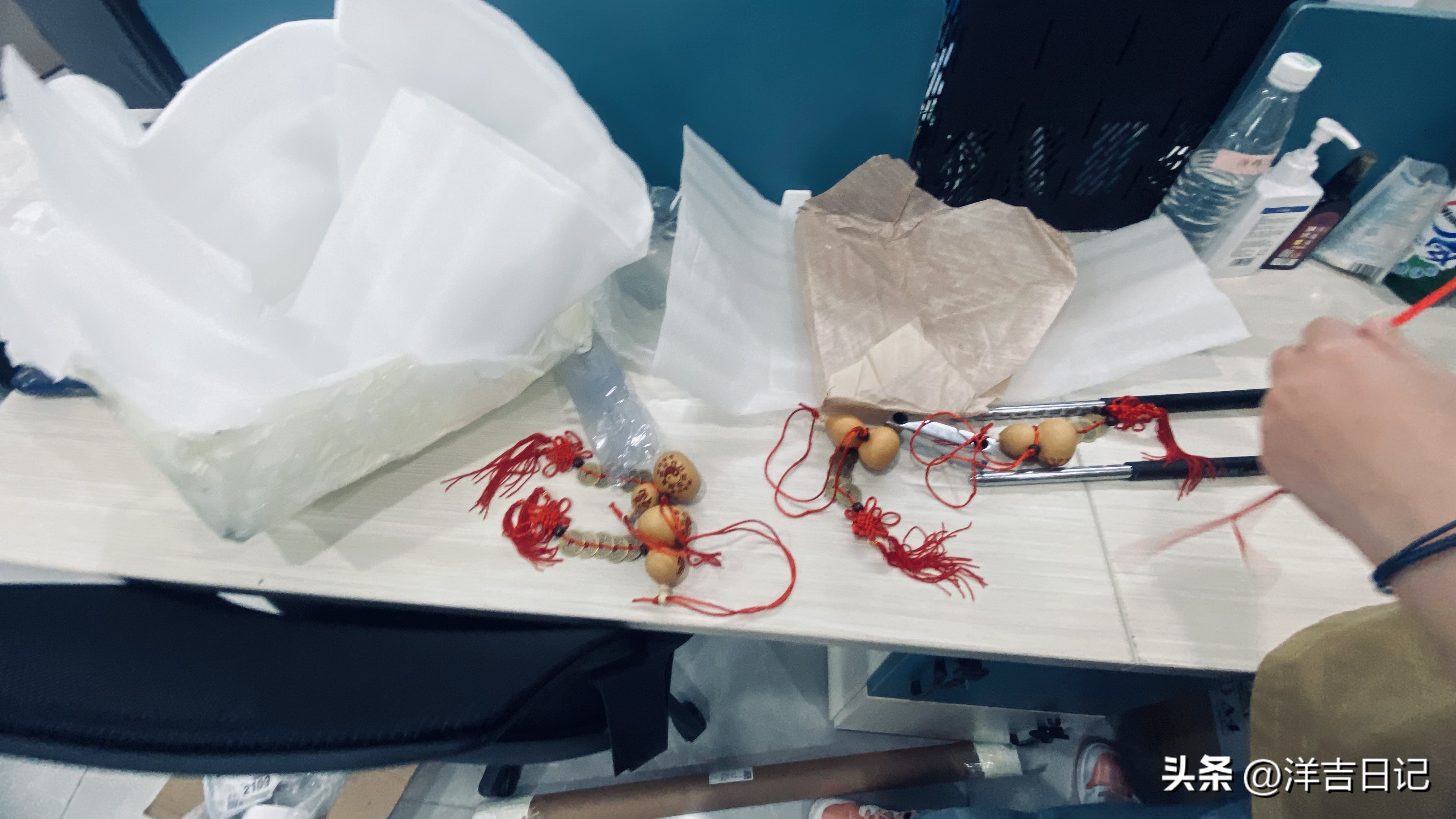 洋吉日记2023.4.26（真是个专业活儿，贴写真喷绘）