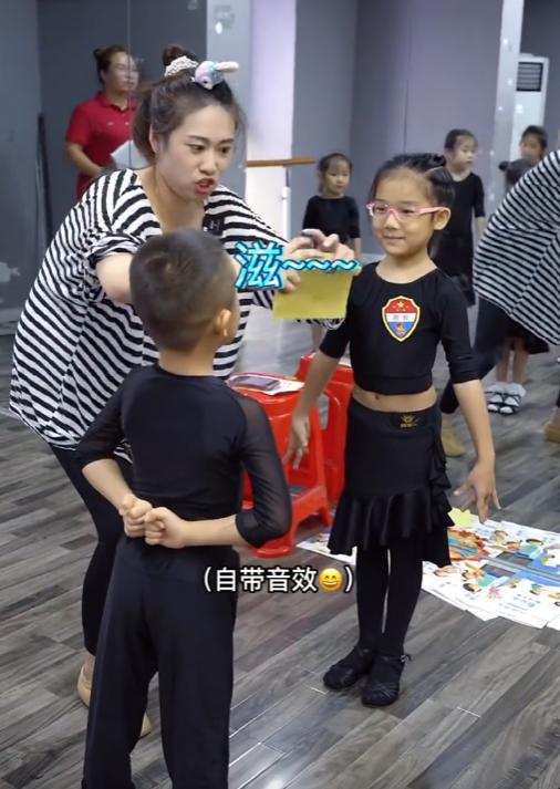 拉丁舞最火老师,最火老师教拉丁舞视频