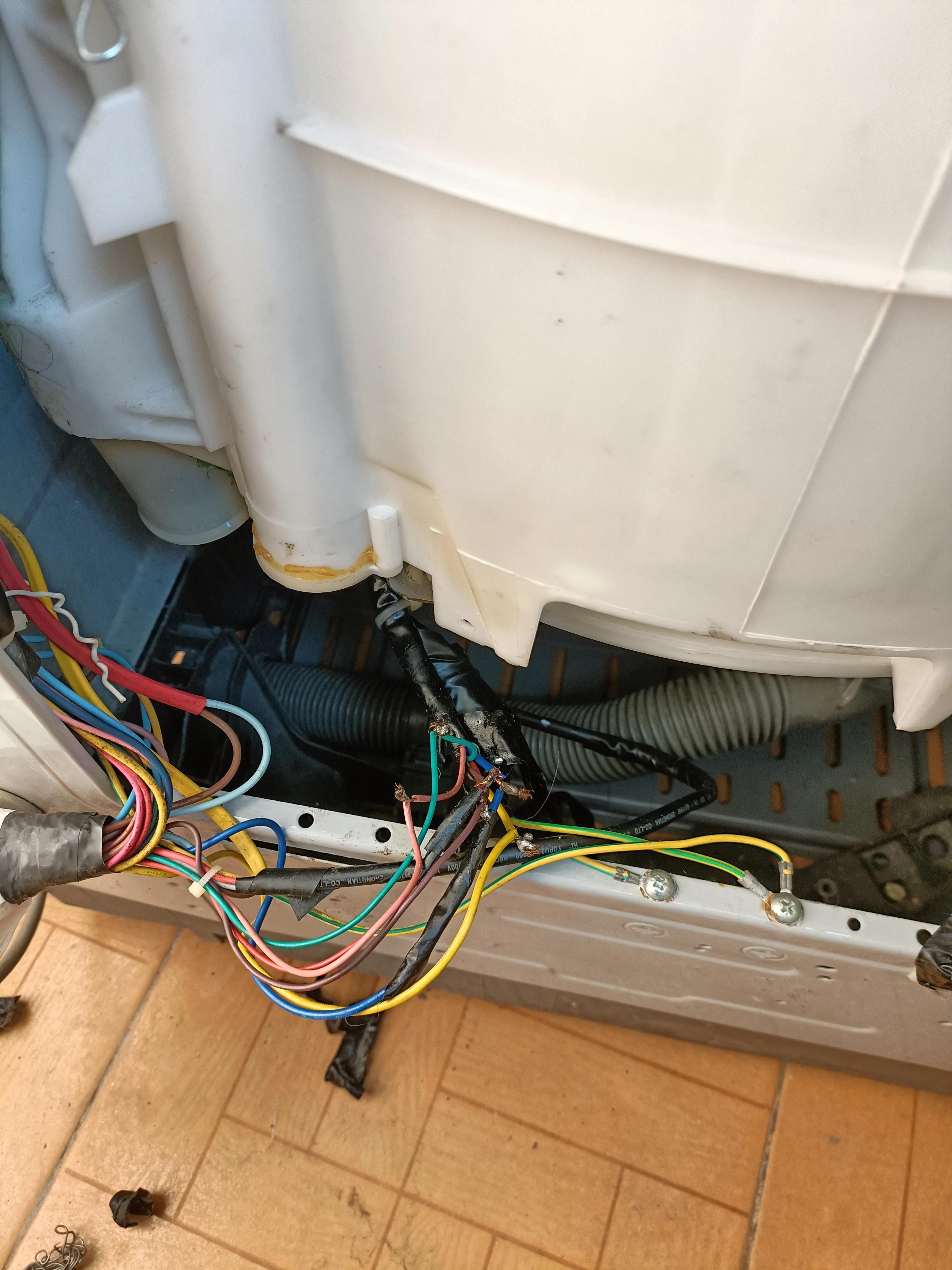 海尔洗衣机不脱水维修教程图解,海尔小神螺洗衣机不脱水维修