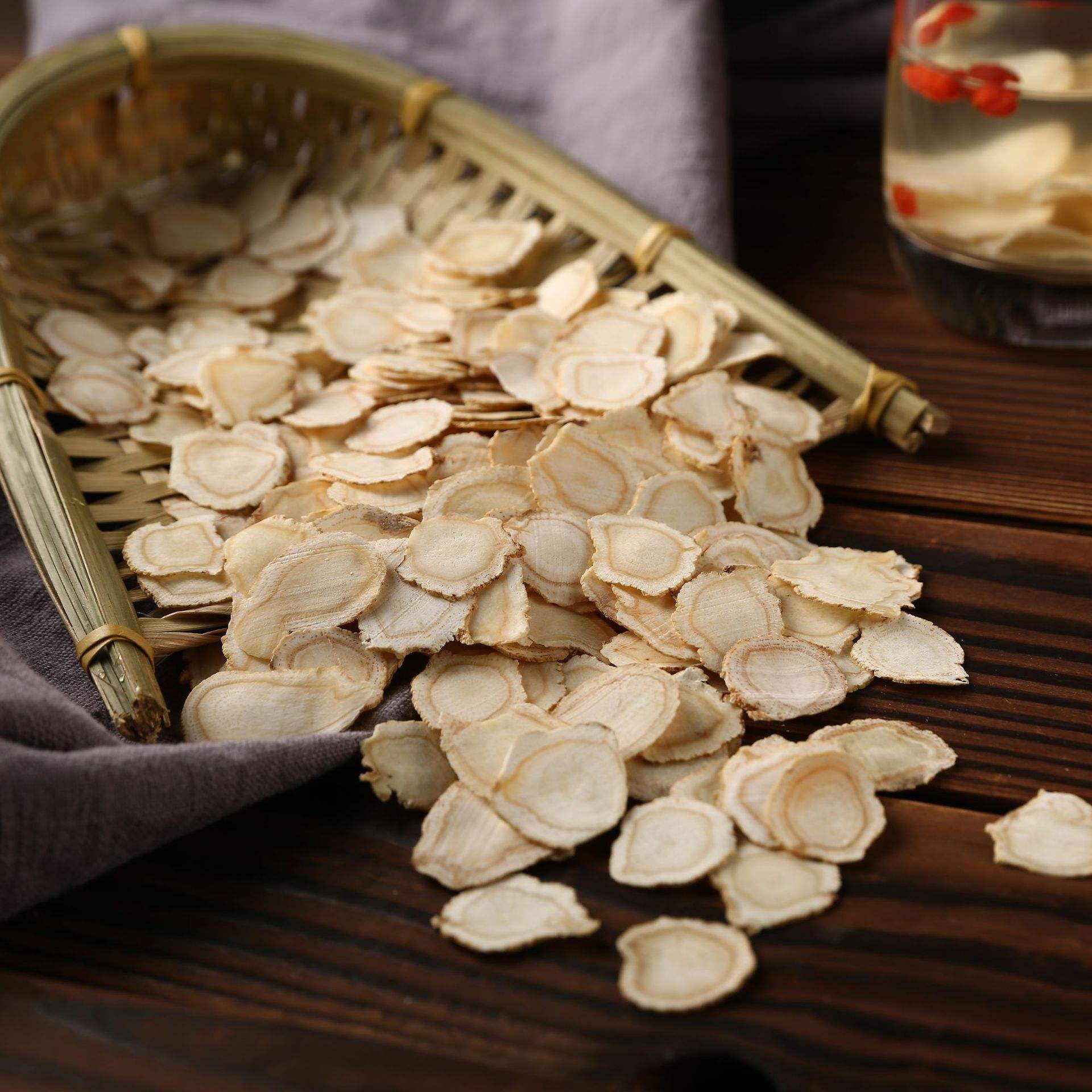 西洋参对阴虚体质有效吗,西洋参适合阴虚人吃吗