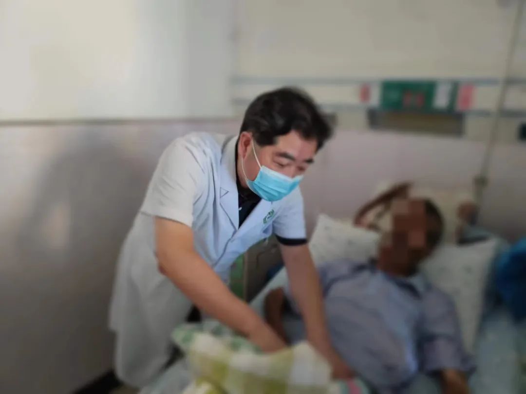 腹主动脉瘤介入治疗有几种方案,腹主动脉瘤介入治疗