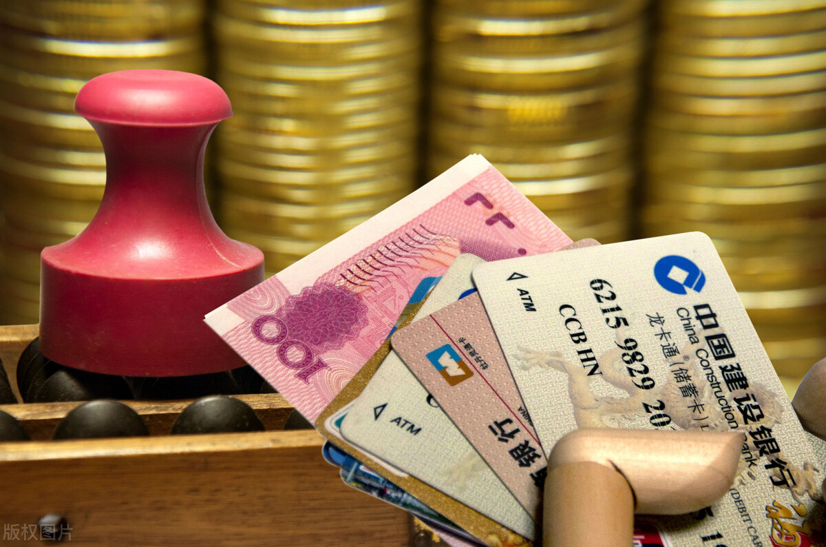 银行卡长期没用，转账取钱时，银行反馈此卡状态异常，是为什么？