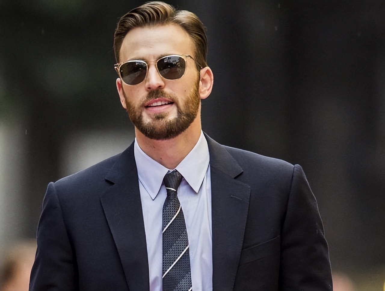 早上刚刮的胡子晚上又有,早上刚刮胡子到晚上就长出来了