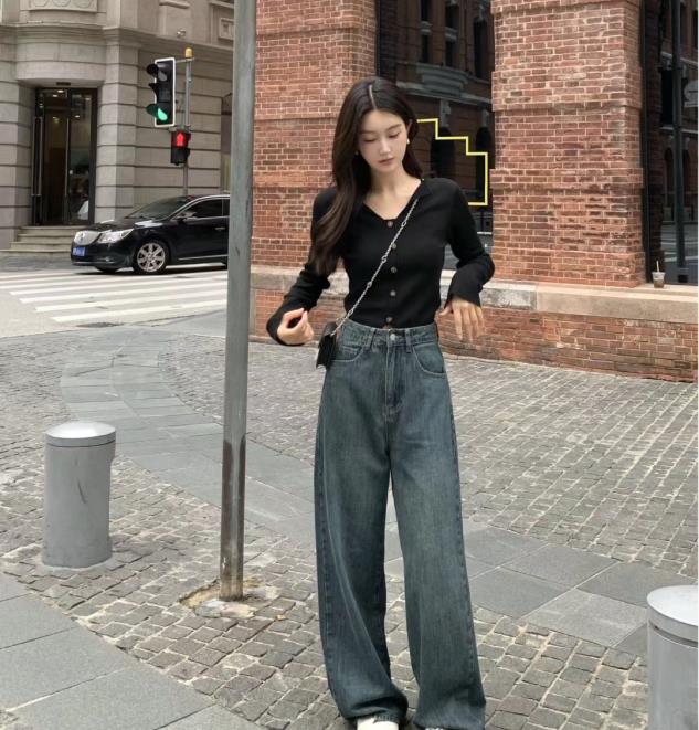 被深圳女子穿搭惊艳到了,最潮的牛仔裤阔腿裤女生