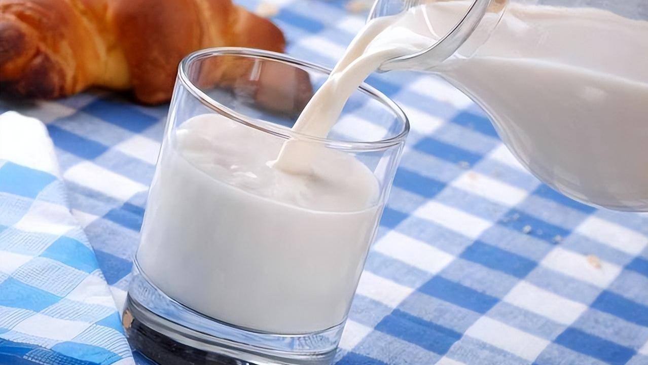 晚上喝牛奶的危害牙齿,晚上喝牛奶的十大禁忌