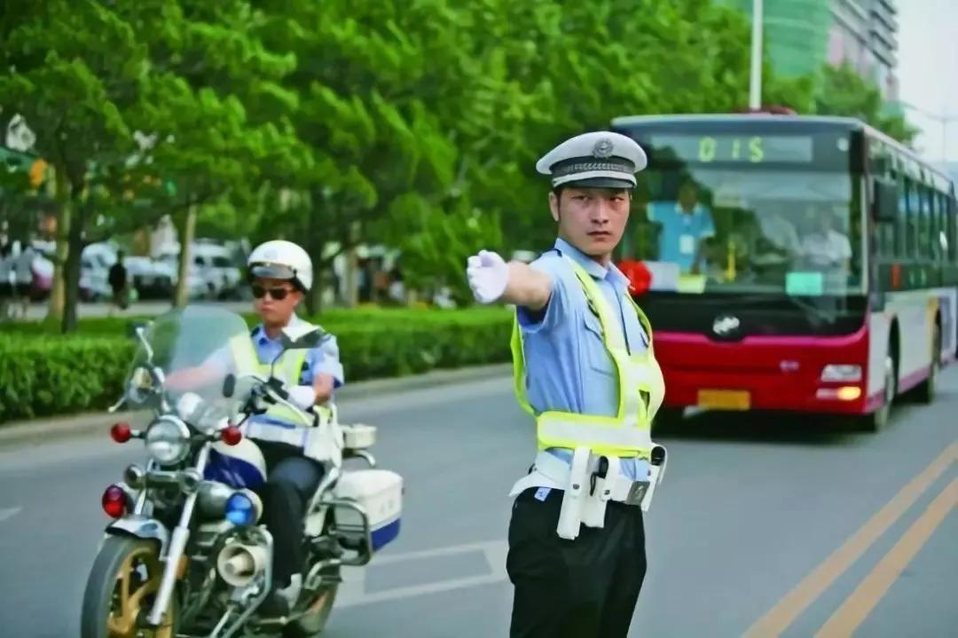 想当警察要考公务员吗,想当警察一定要上大学吗