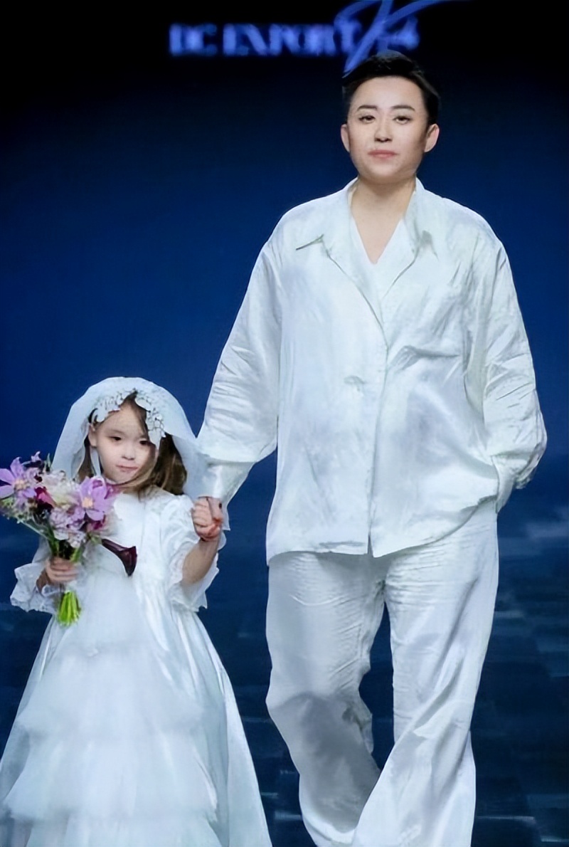 女子重金生混血宝宝,女人花50万生混血宝宝完整版