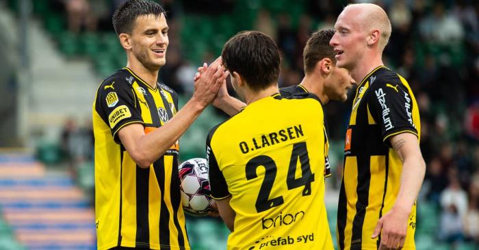 米亚尔比vs瓦尔贝里直播,周一周二足球比赛结果