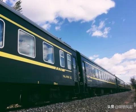 东莞往事：晚上睡觉被子里伸进一只手，打工爱情分分合合终有时