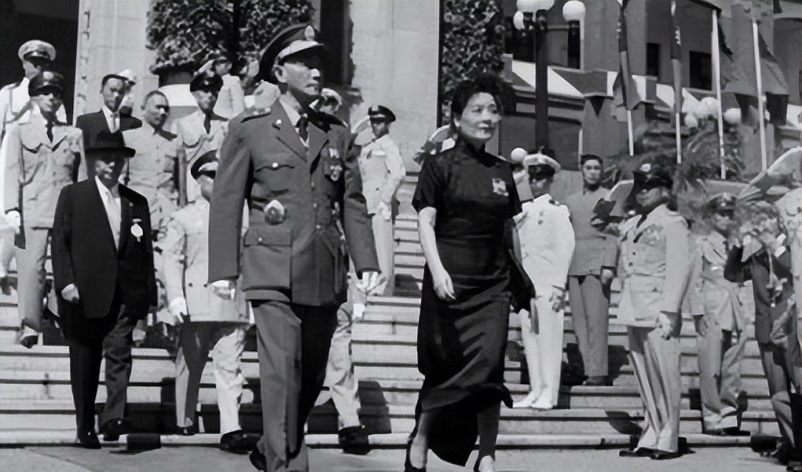 蒋介石到底有多风流？贴身秘书晚年披露真相，宋美龄做法令人叫绝