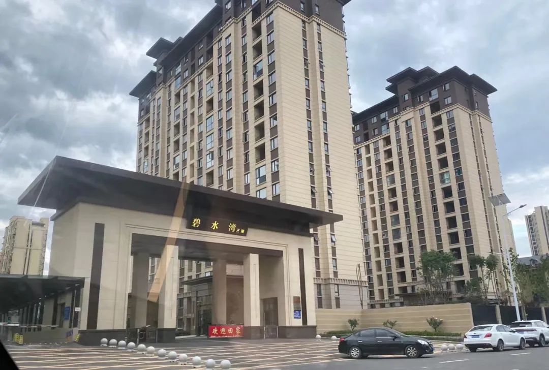 县城里的房子都卖给谁了,把县城的房子卖了正确吗