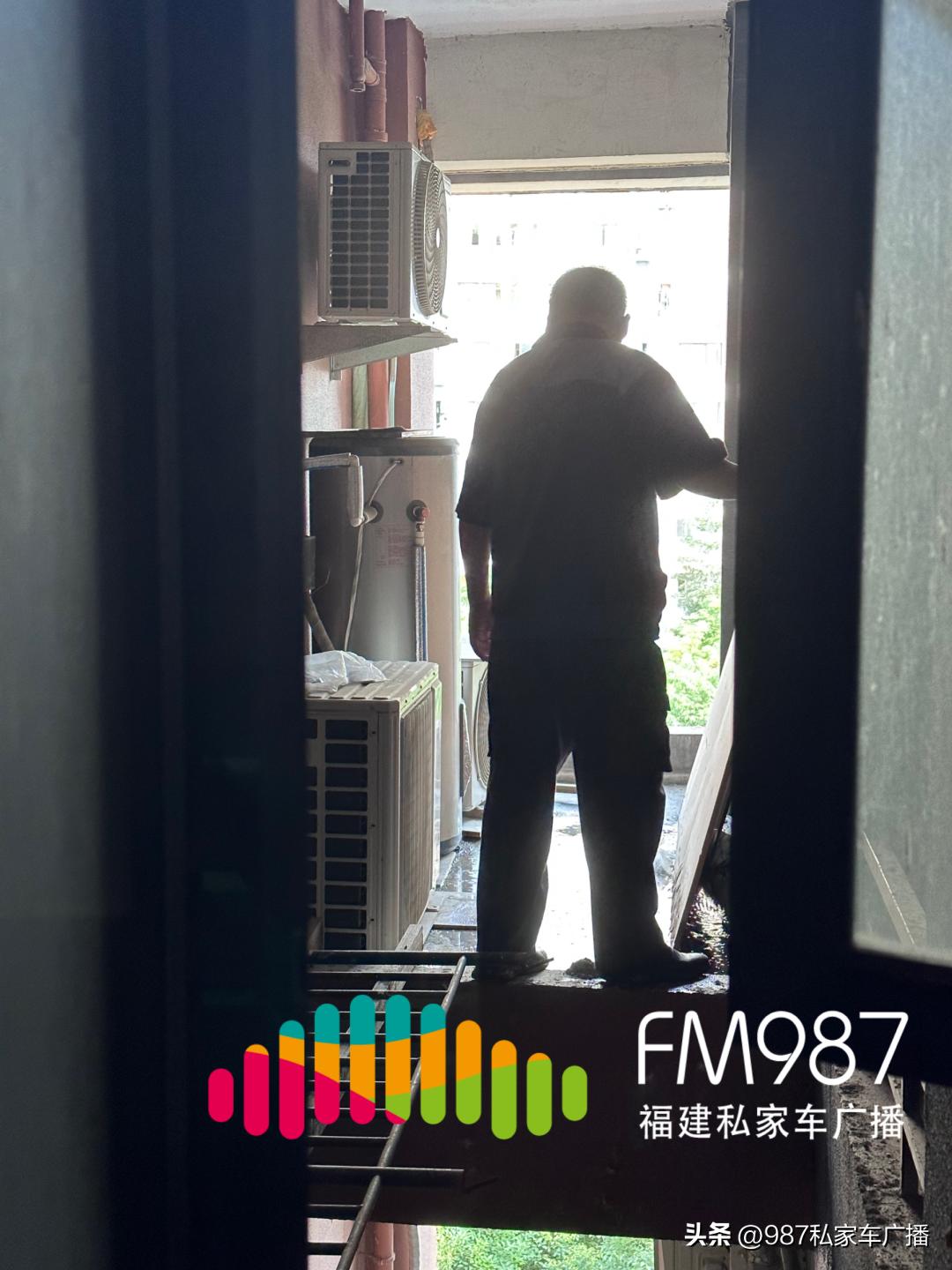 业主反映墙面发霉,一楼业主卧室墙体发霉