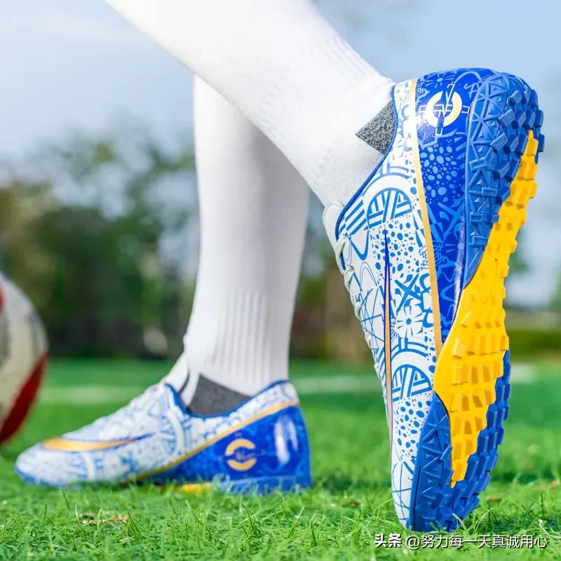38码200元左右足球鞋碎钉,碎钉鸳鸯足球鞋耐克