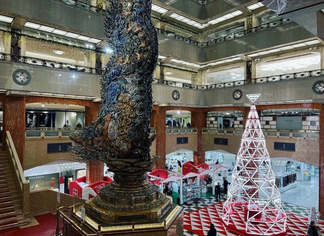 奢侈品秀场设计经典,奢侈品门店圣诞装扮