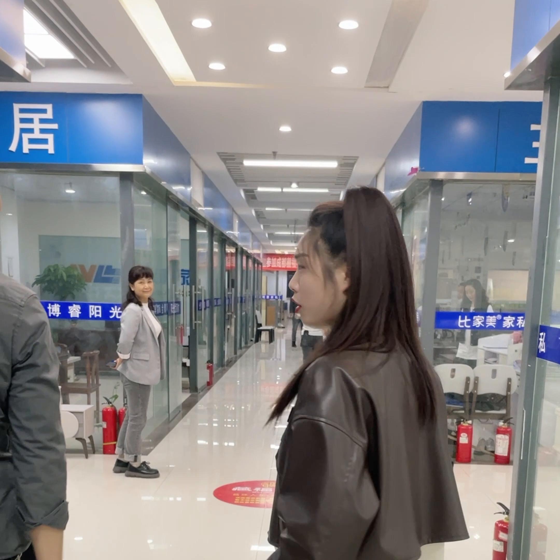 田田带你云逛家具工厂店看，只为一个沉浸式体验，不光种类...