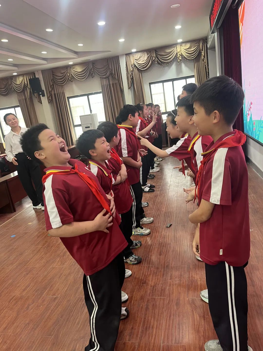 你来比划，我来猜——商丘市睢阳区汉梁小学语文学科活动