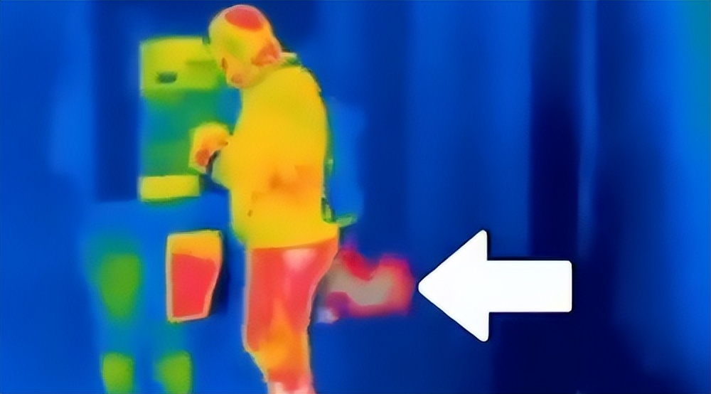 放屁太多是肠道病变的警示,放屁多与肠胃有关系吗