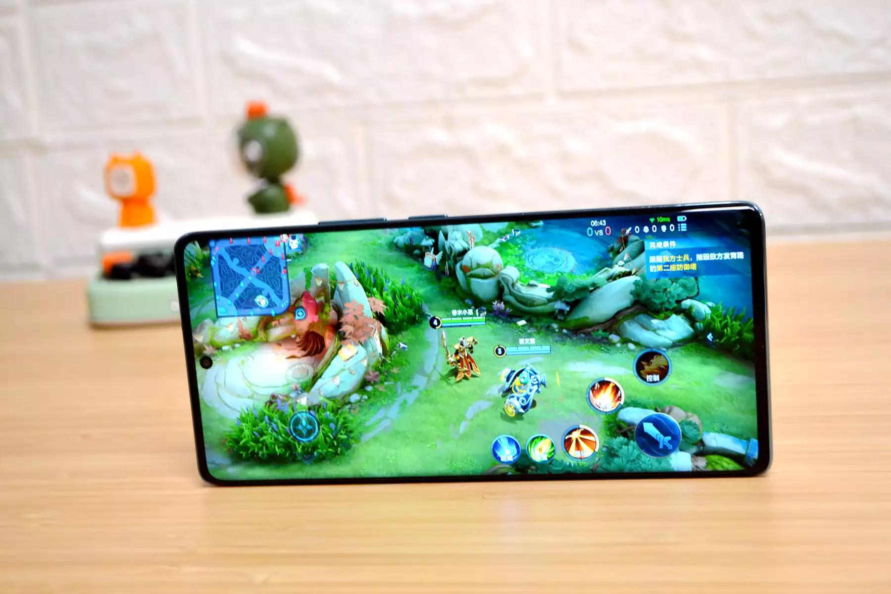 仅搭载了骁龙782，聊聊凭啥荣耀80能在一众旗舰机里杀出圈