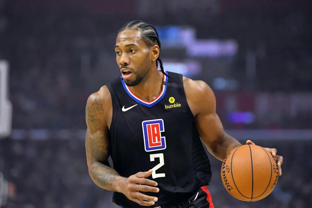 满打满算，NBA现役球员中，仅有以下五位能够被称为攻防一体